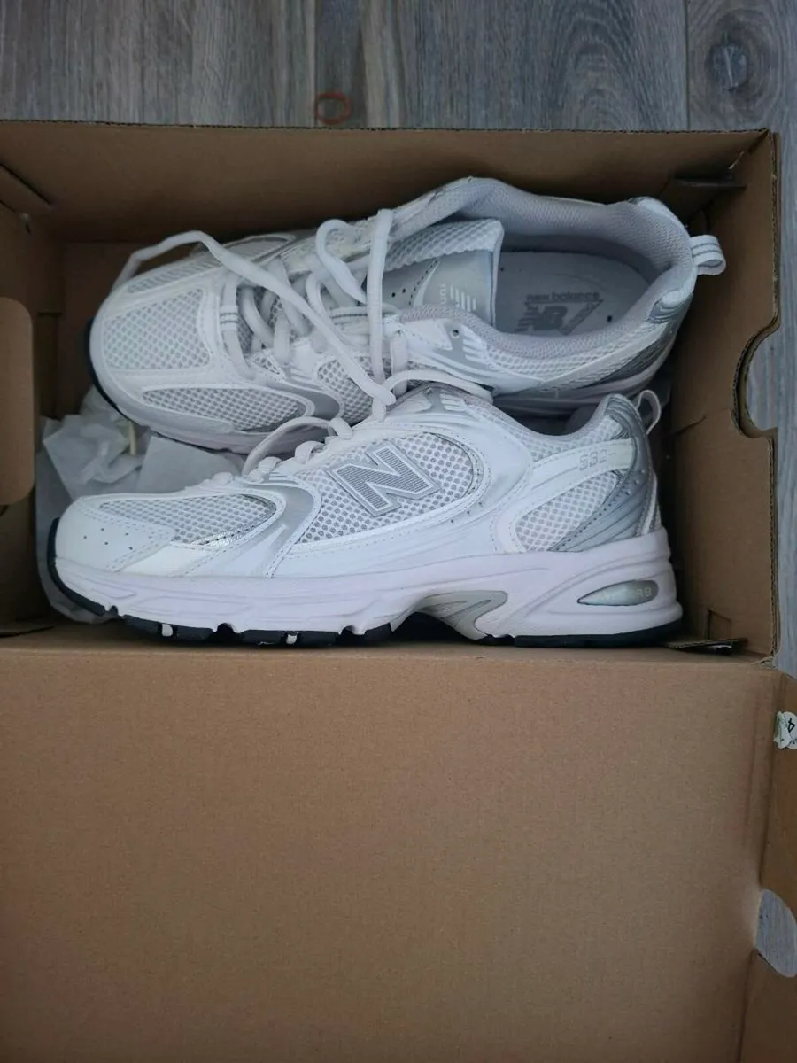 Ladies new balance runners never worn - Image 1