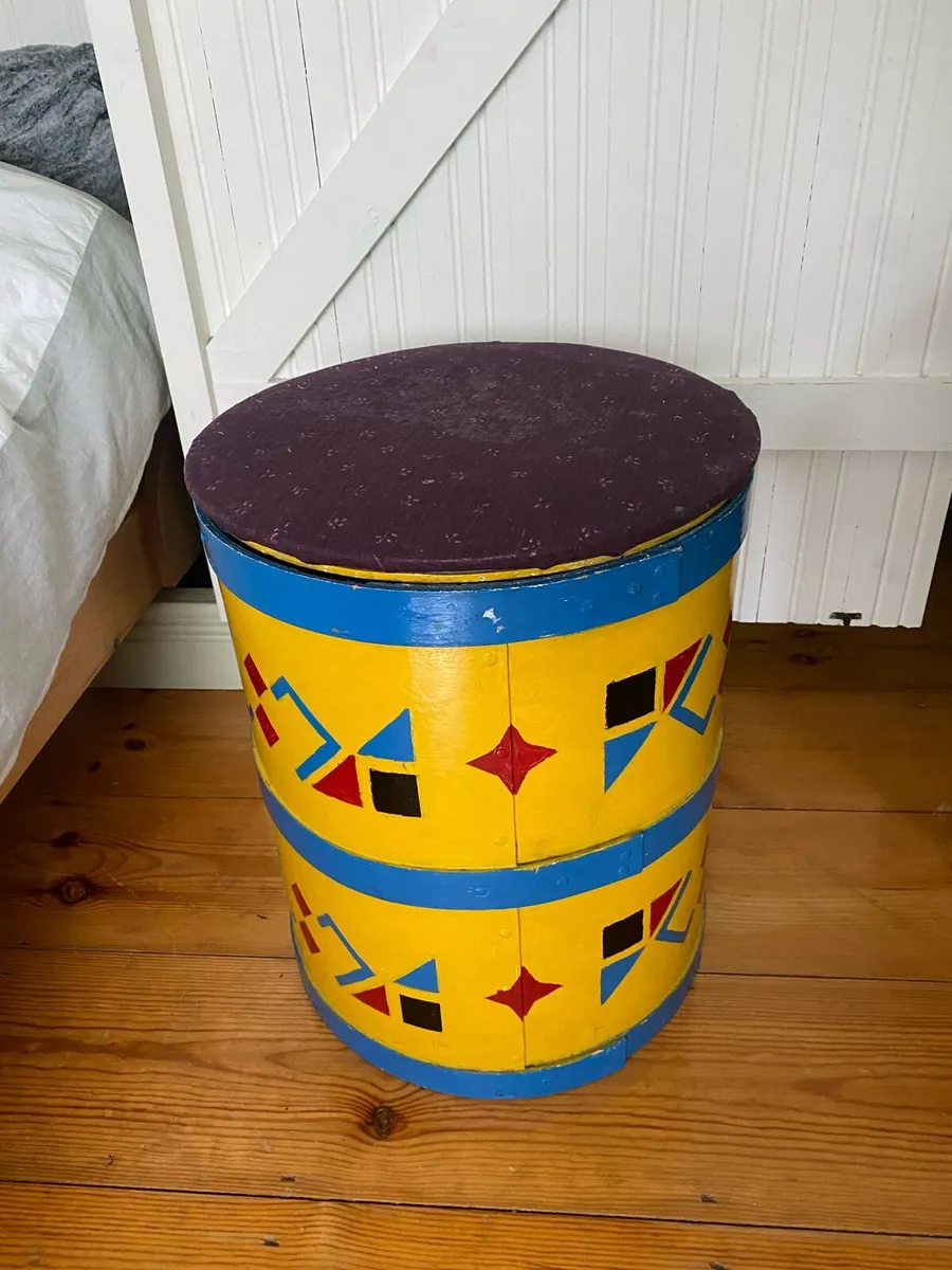 Cool storage + seat