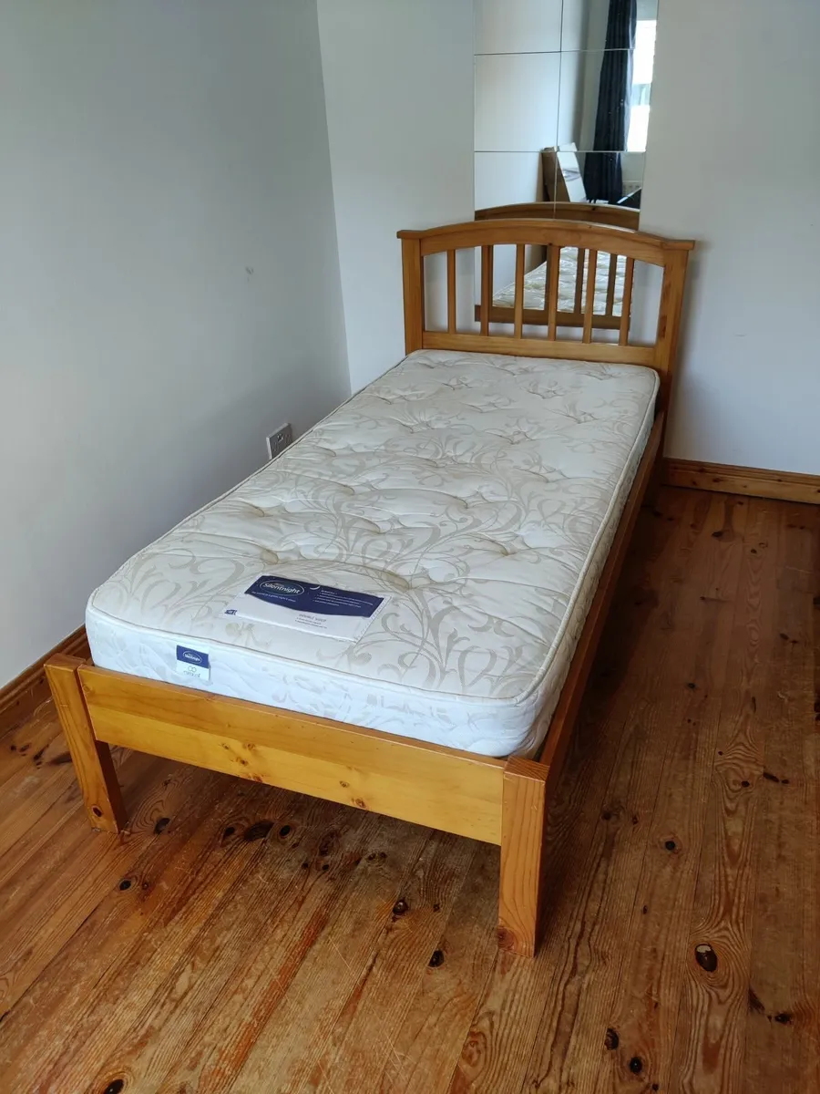 Single bed - Image 1