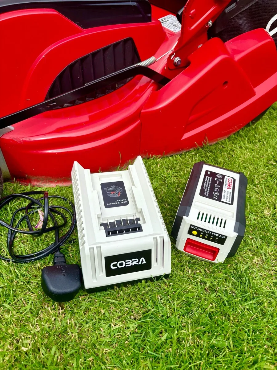 Cobra RM4140V, Cordless Mower with Rear Roller. - Image 2