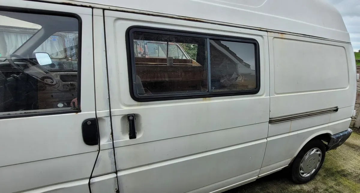1995 transporter for parts. - Image 2