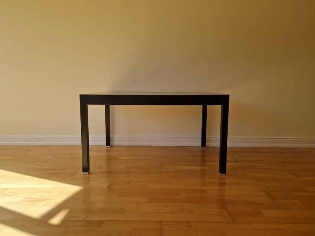 Black Table (Extendable) and 4 matching chairs - Image 2