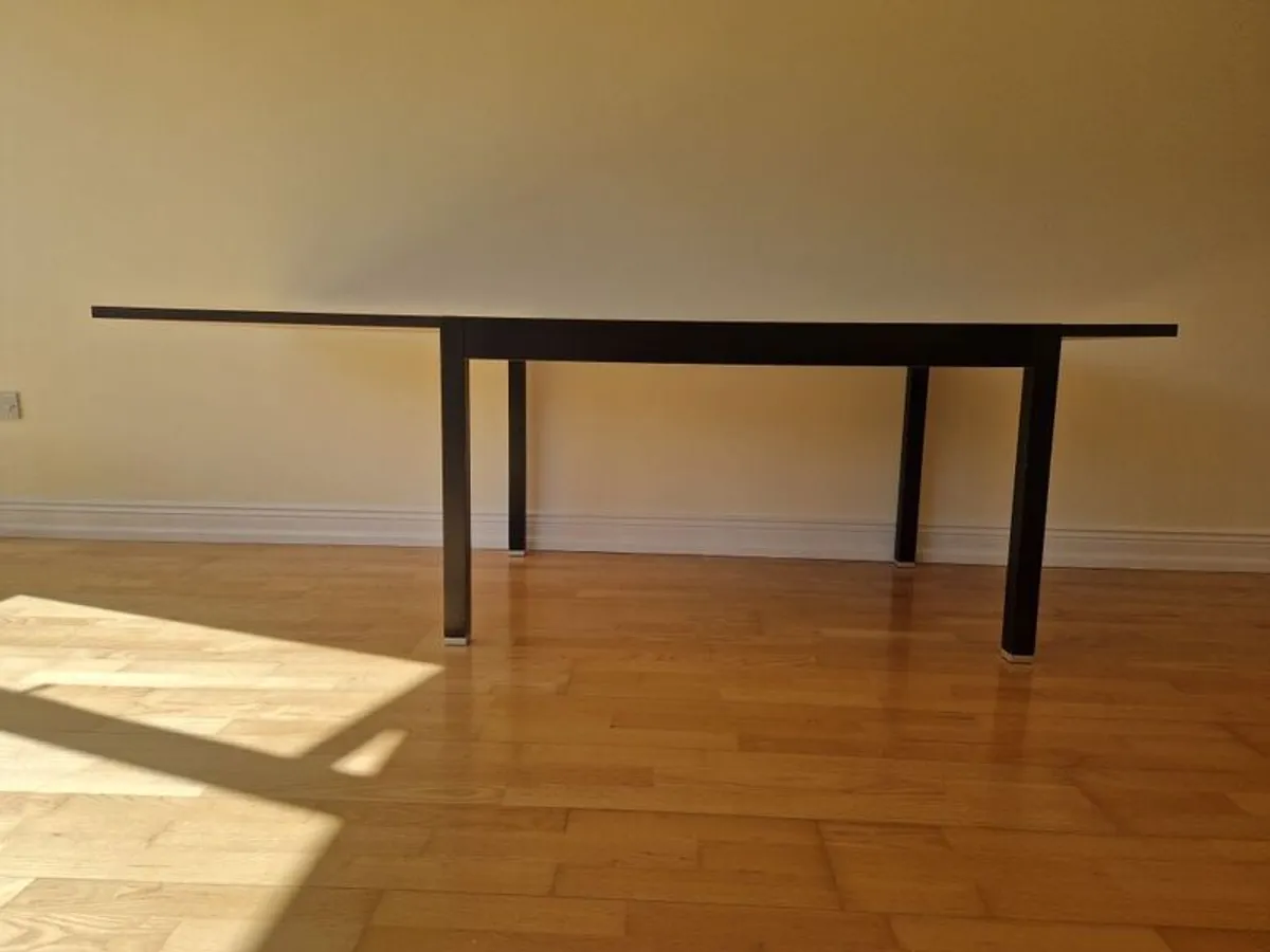 Black Table (Extendable) and 4 matching chairs - Image 3