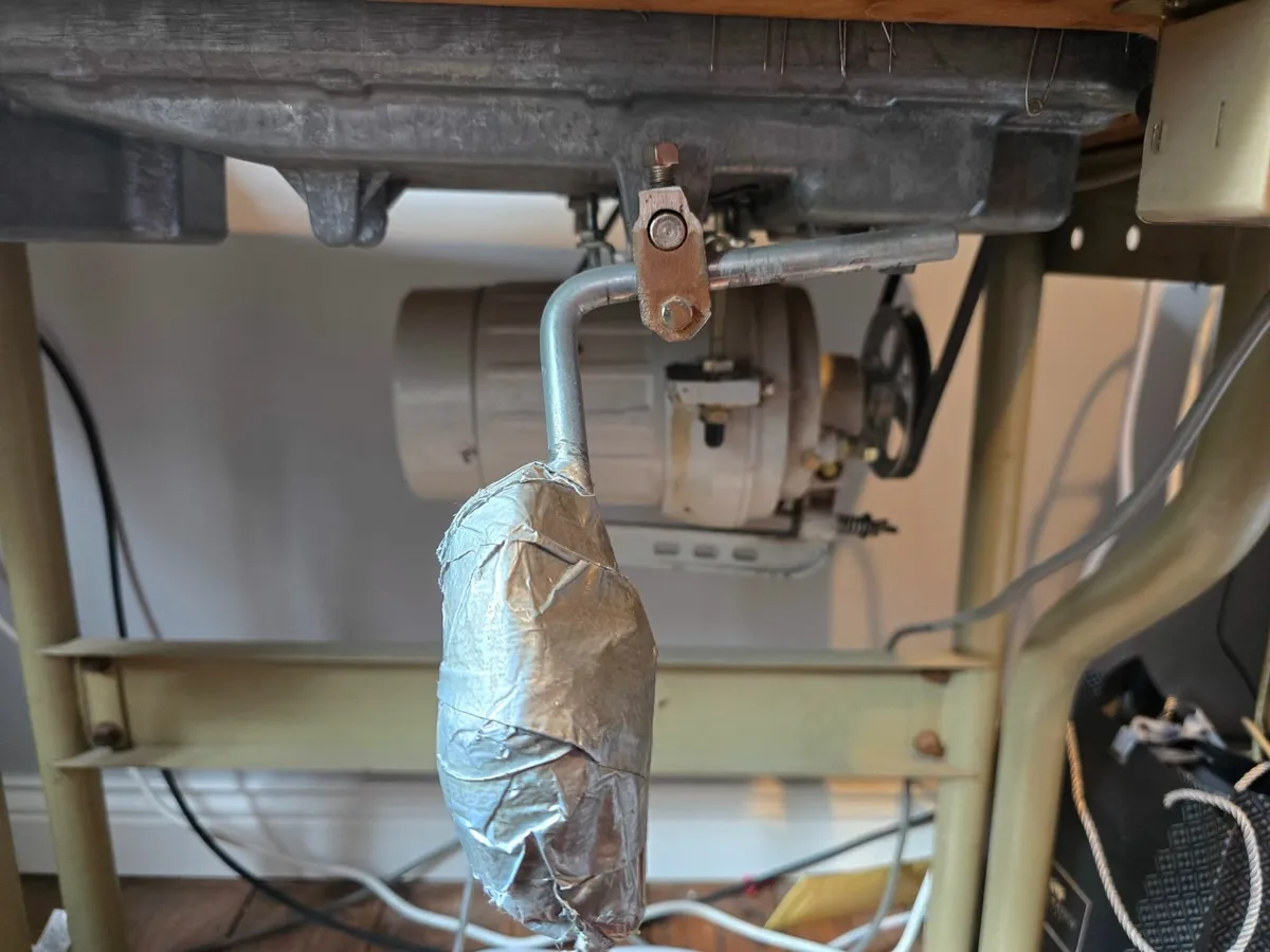 Industrial Sewing Machine - Image 2