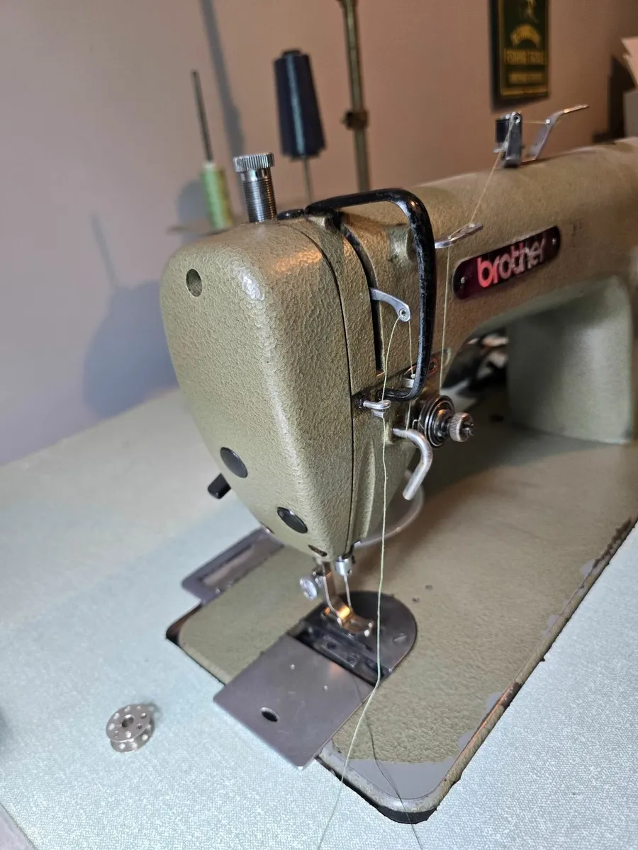 Industrial Sewing Machine - Image 3
