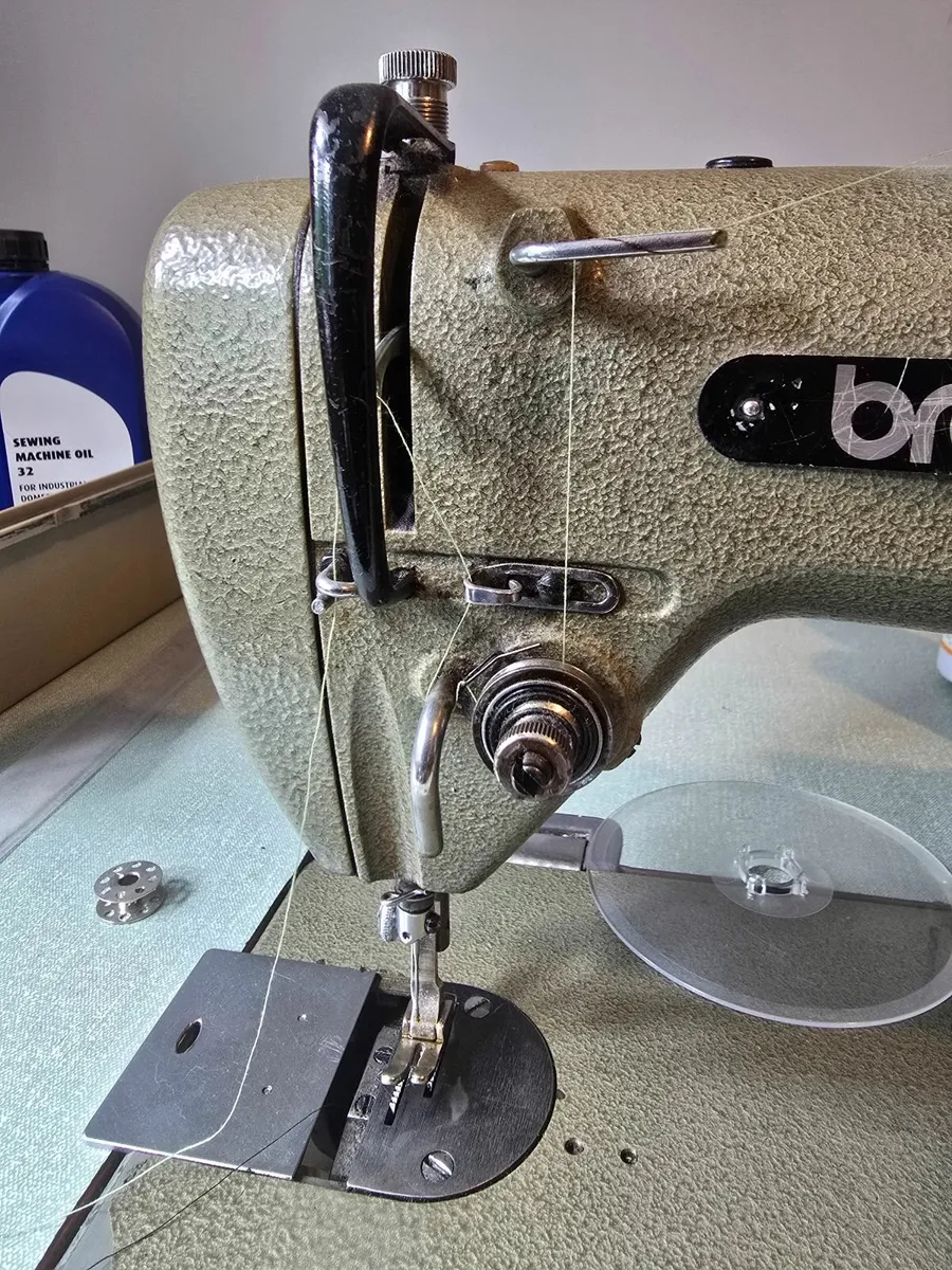 Industrial Sewing Machine - Image 4