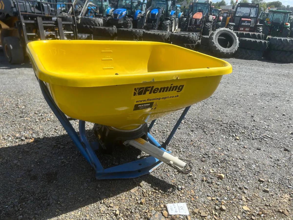 Fleming Wagtail Fertiliser Spreader - Image 1