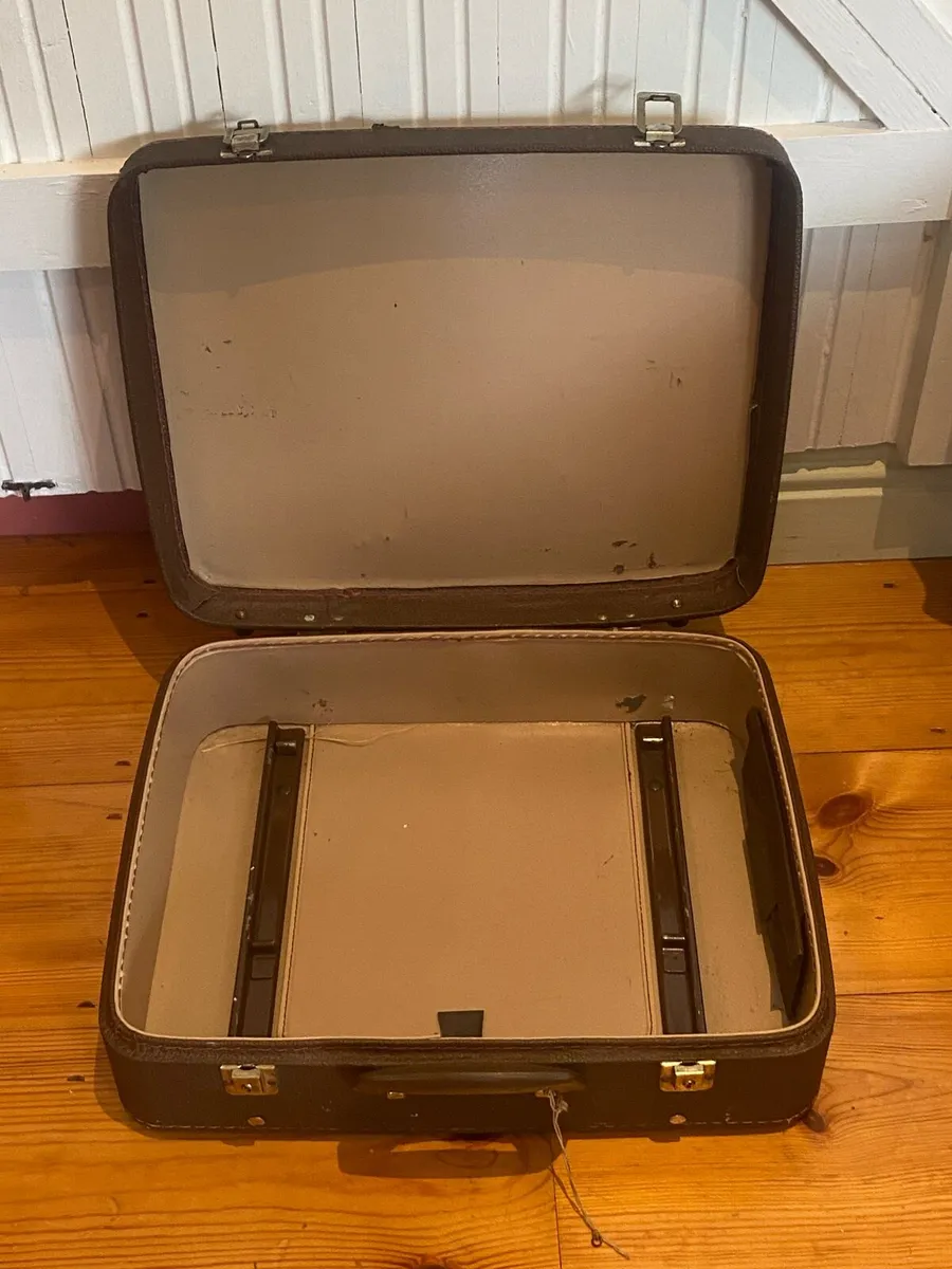 Oldschool suitcase - Image 3