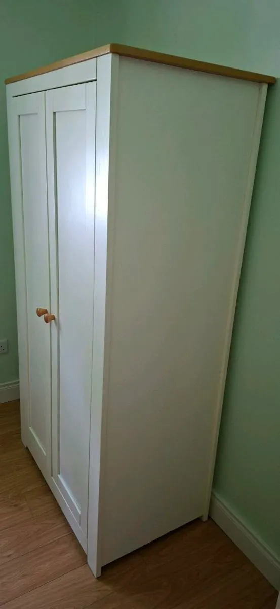 Kids wardrobe - Image 1