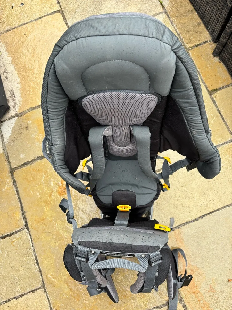 Child’s hiking carrier - Image 4