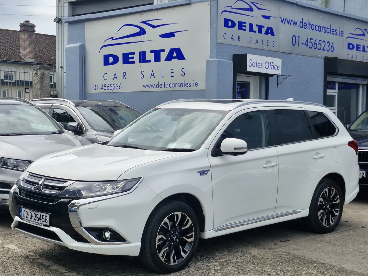 2017 MITSUBISHI OUTLANDER GX4H PETROL PLUG IN HYBR - Image 1