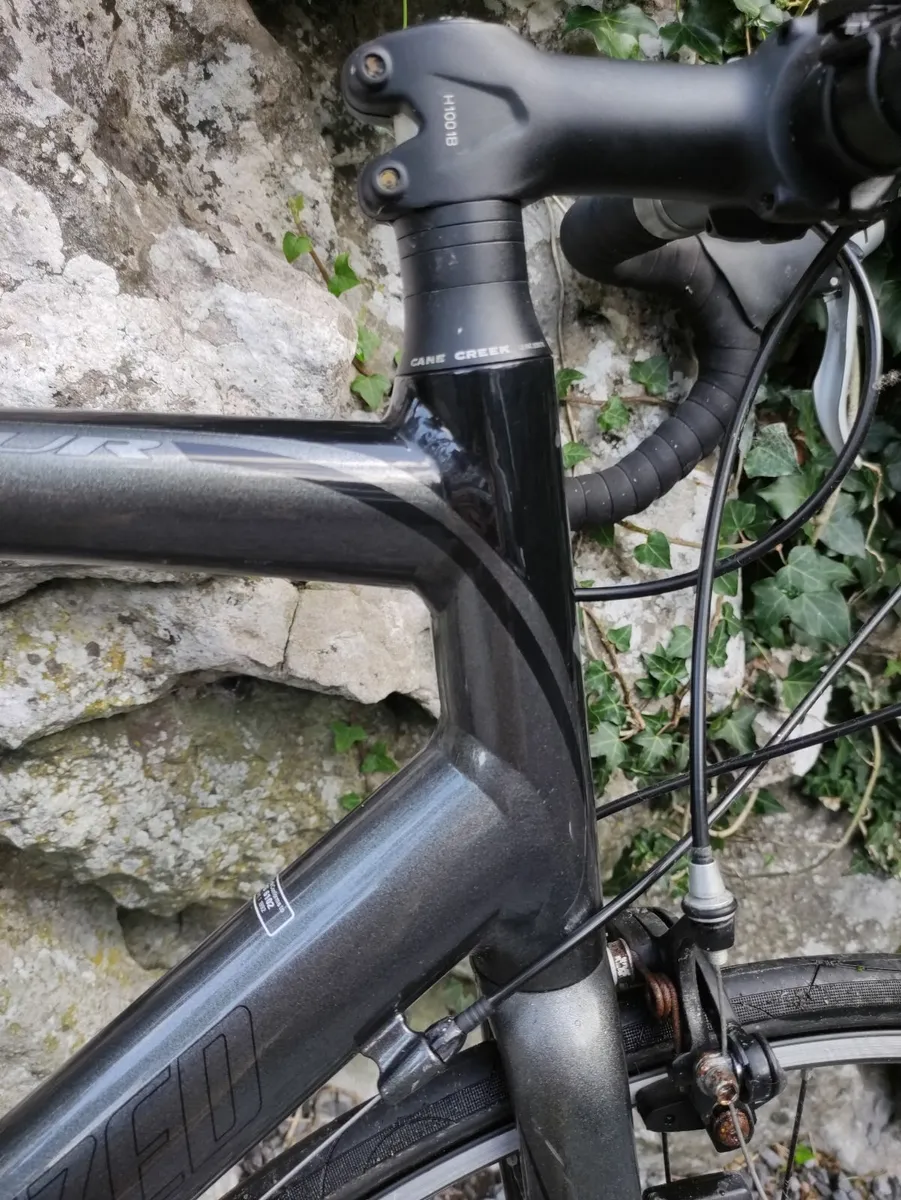 Specialized Secteur Road Racing Bike - Image 4