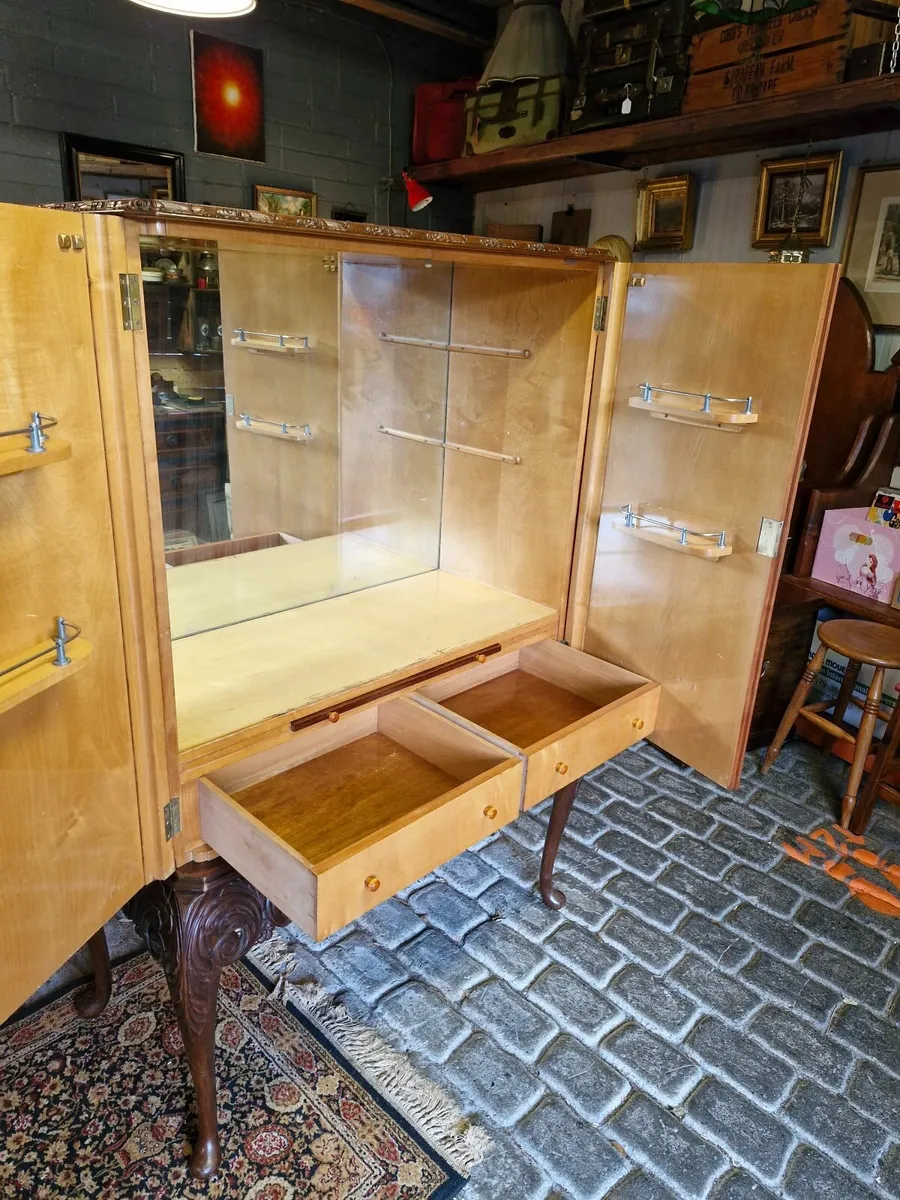Cabinet - Image 3