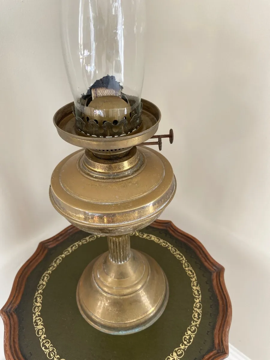 Antique oil lamp - Image 4