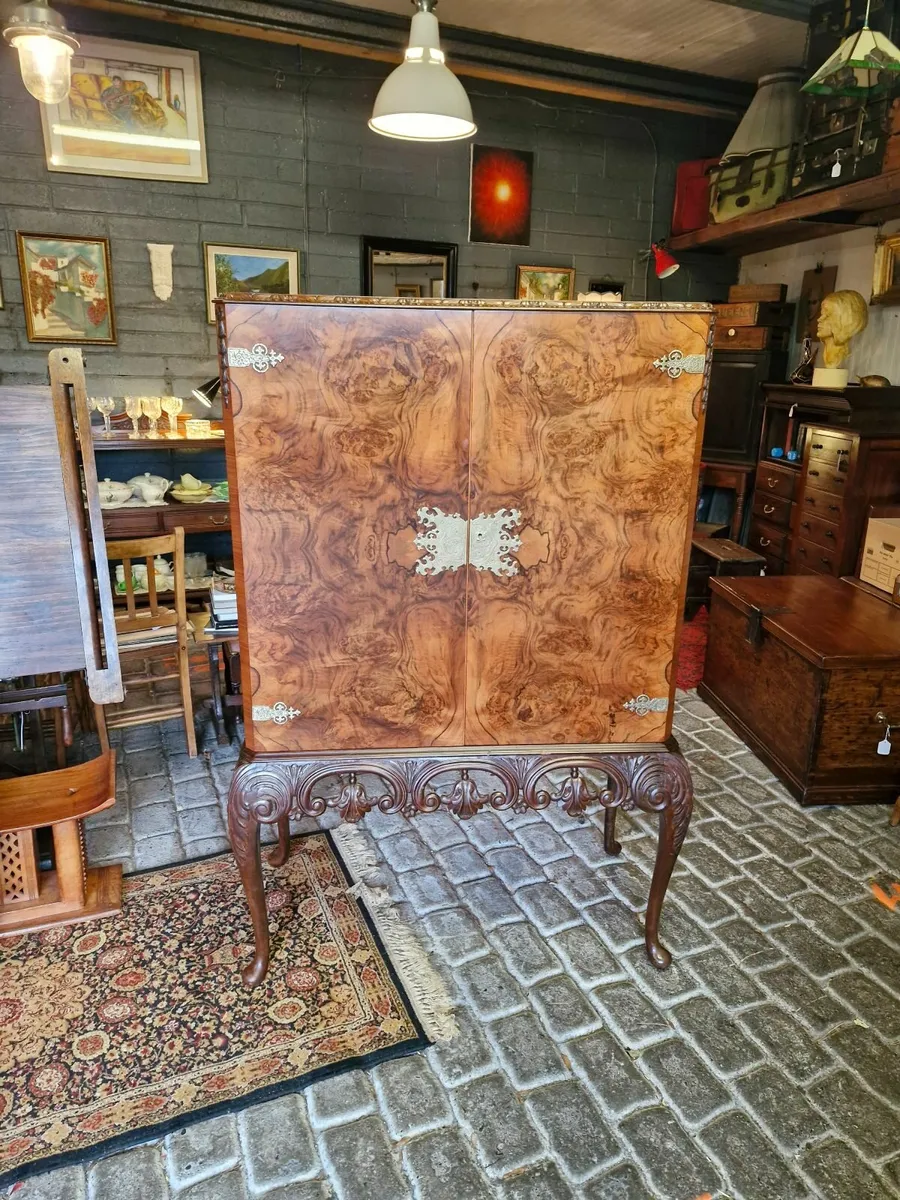 Cabinet - Image 1