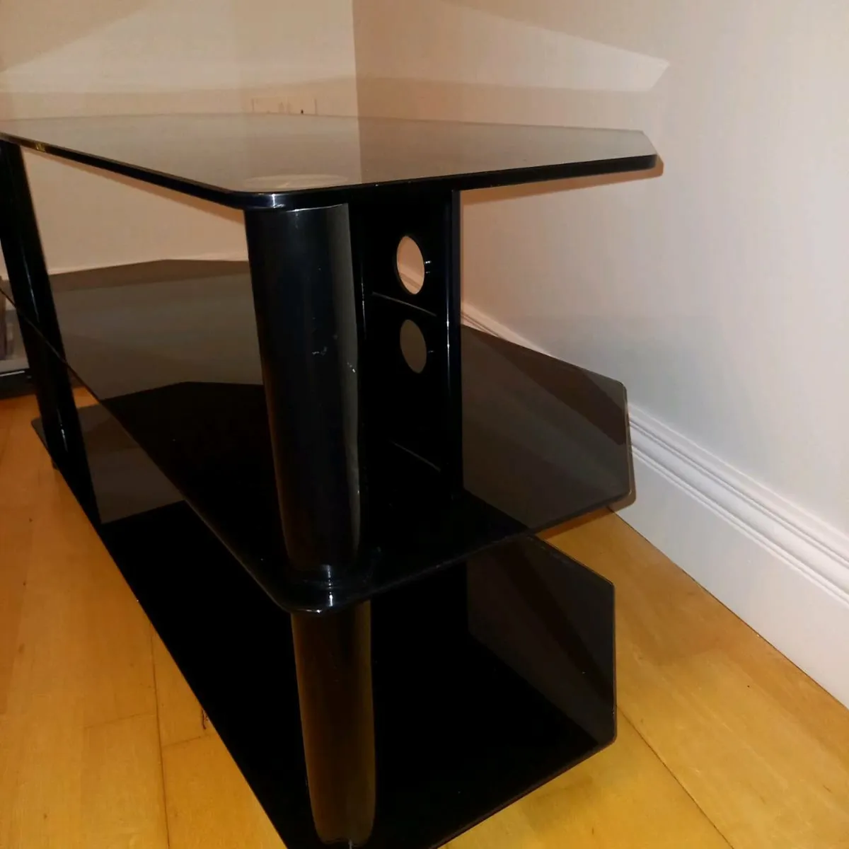 TV stand - Image 2
