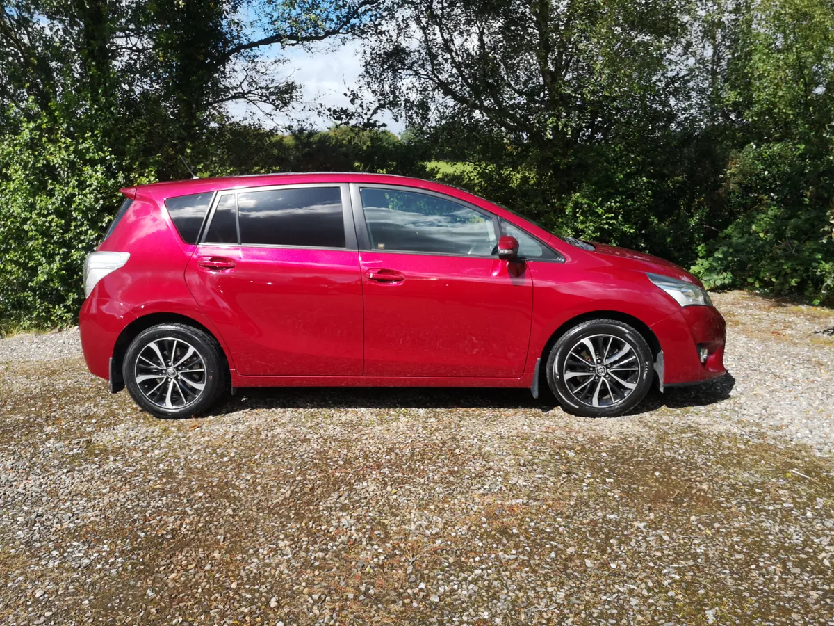 171 Toyota Verso 1.6 D4D Sol Edition - Image 2