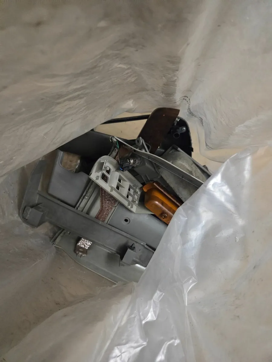 Nissan Patrol Y61 parts - Image 4
