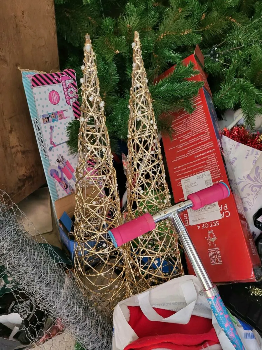 Christmas decorations - Image 1
