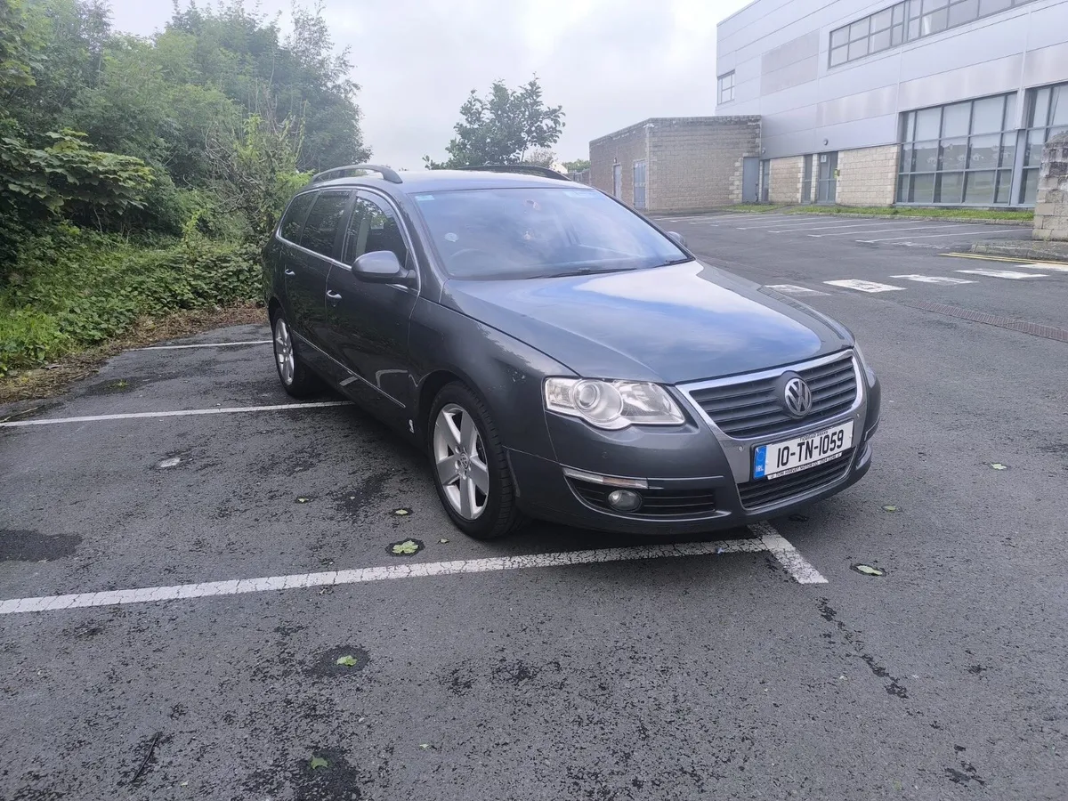 Volkswagen Passat *Automatic* - Image 2
