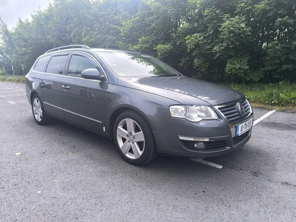 Volkswagen Passat *Automatic* - Image 1