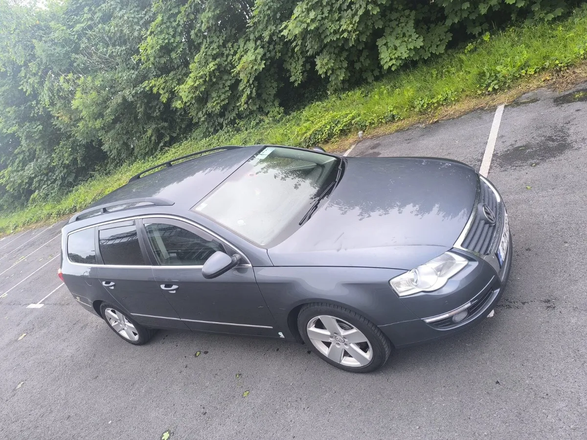 Volkswagen Passat 2.0 Automatic - Image 1
