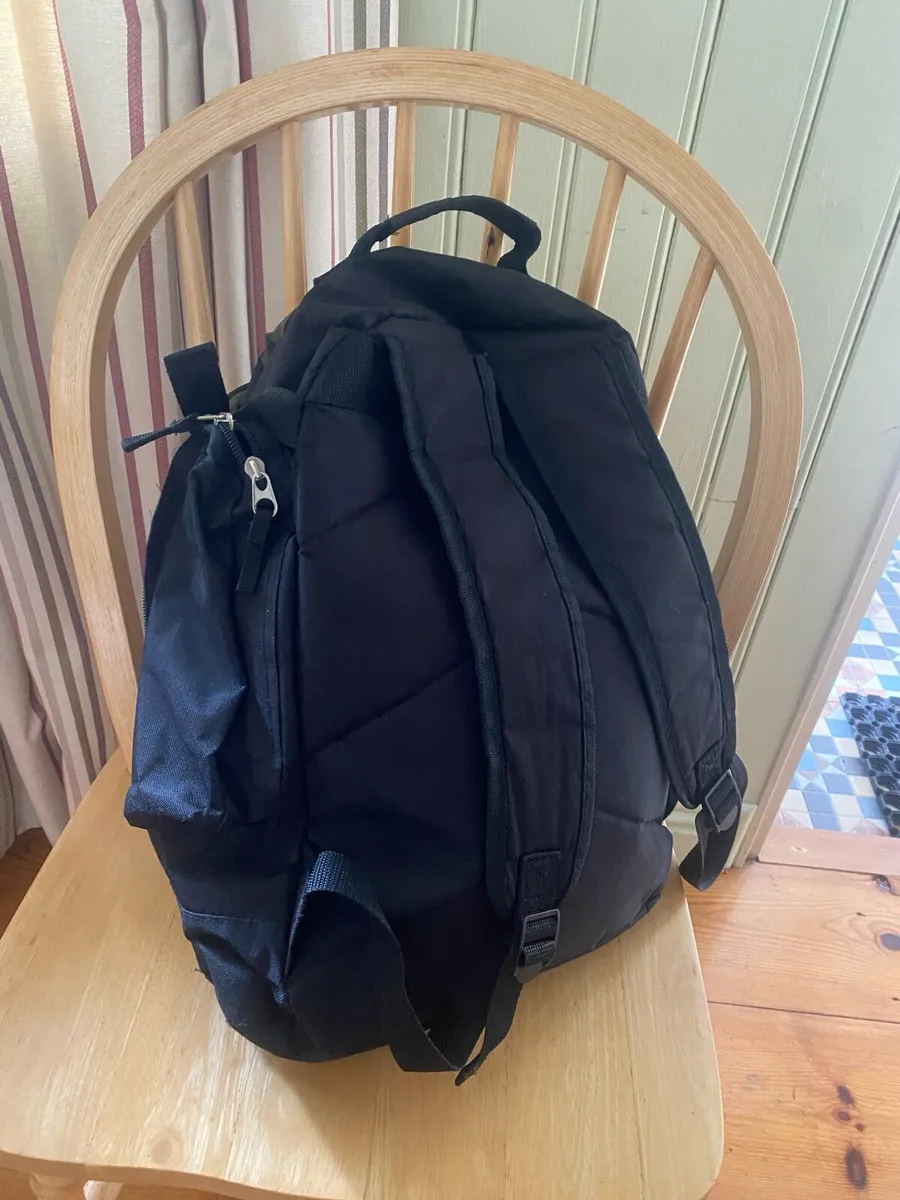 Nice bag with many pockets - Image 2