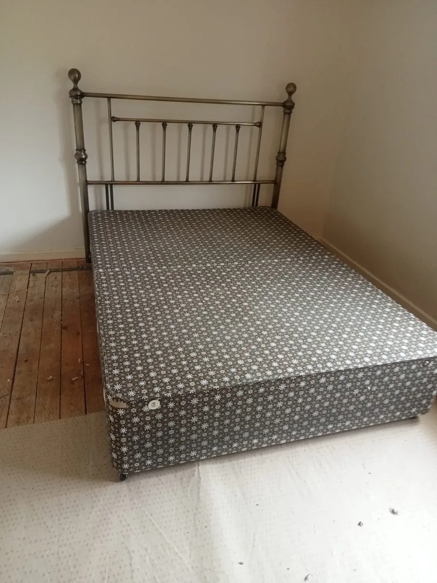 Double Bed with 4 Storage Drawers for Sale - Image 3