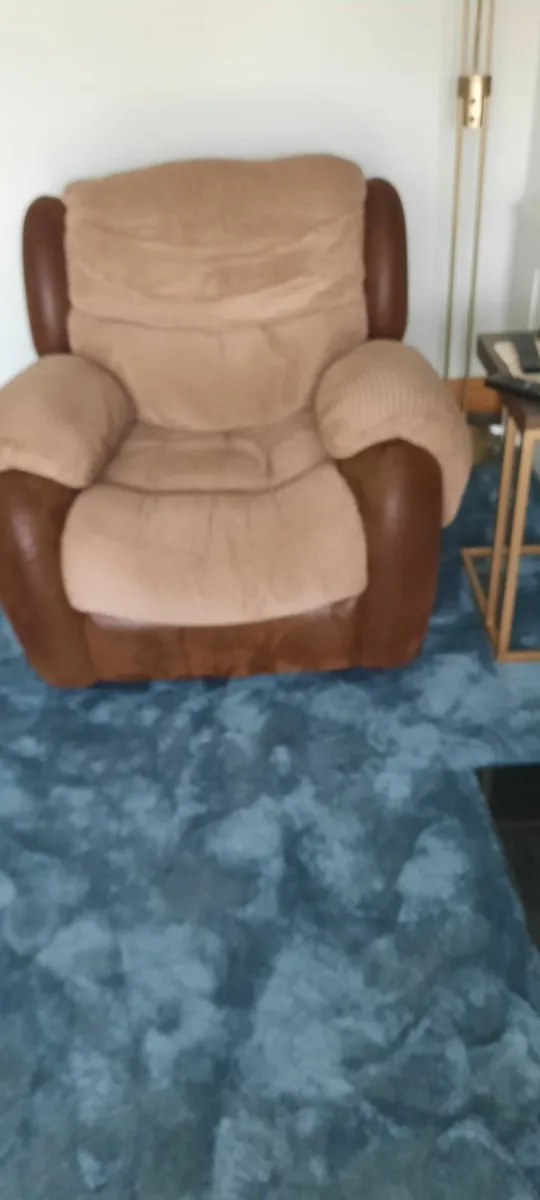 3 +1 seater sofa - Image 1