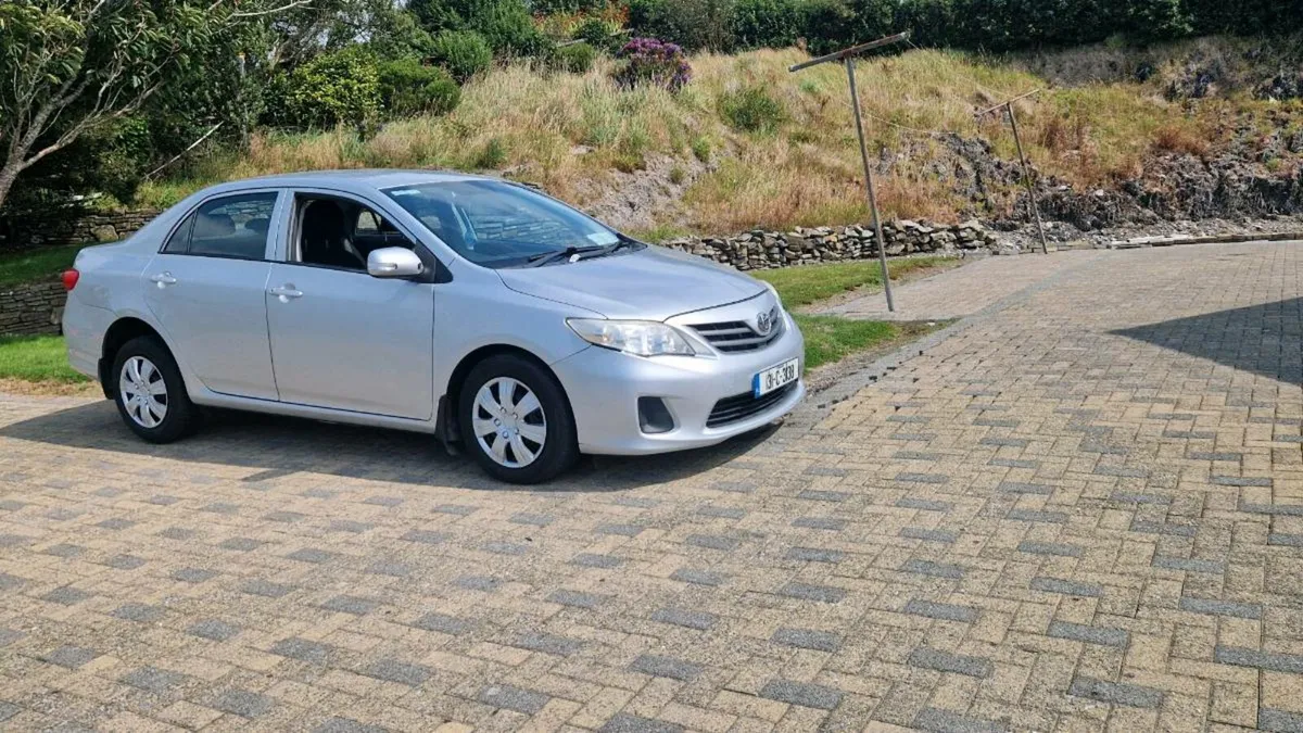 Toyota corolla - Image 2