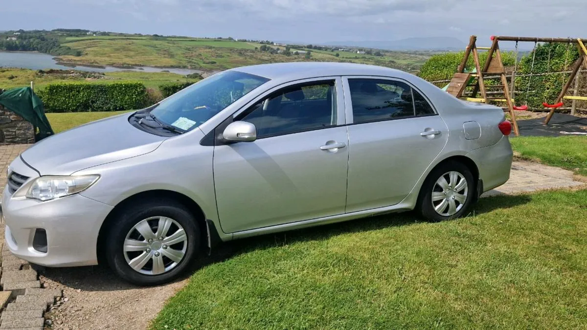 Toyota corolla - Image 4