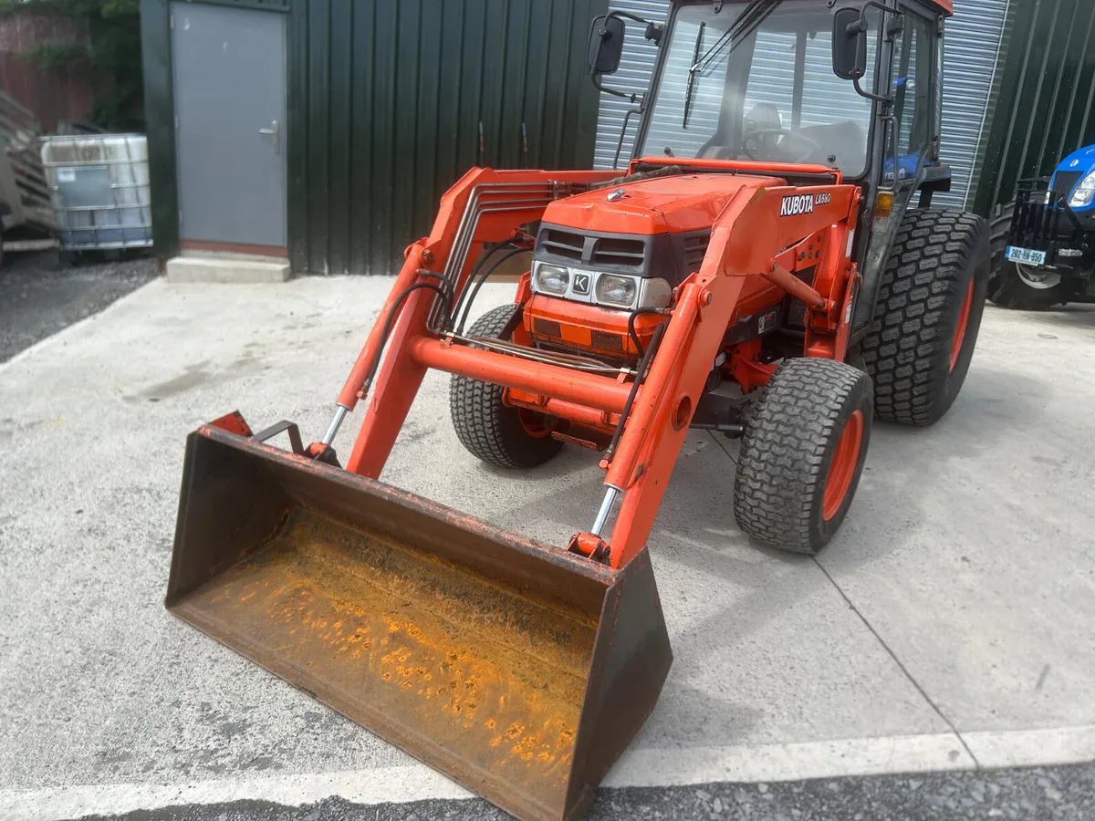 Kubota L3600 Compact tractor with loader - Image 3