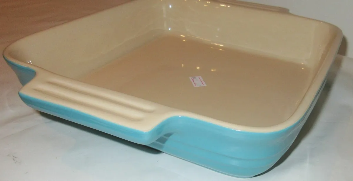 Le Creuset Stoneware Baking Dish cooking oven - Image 4