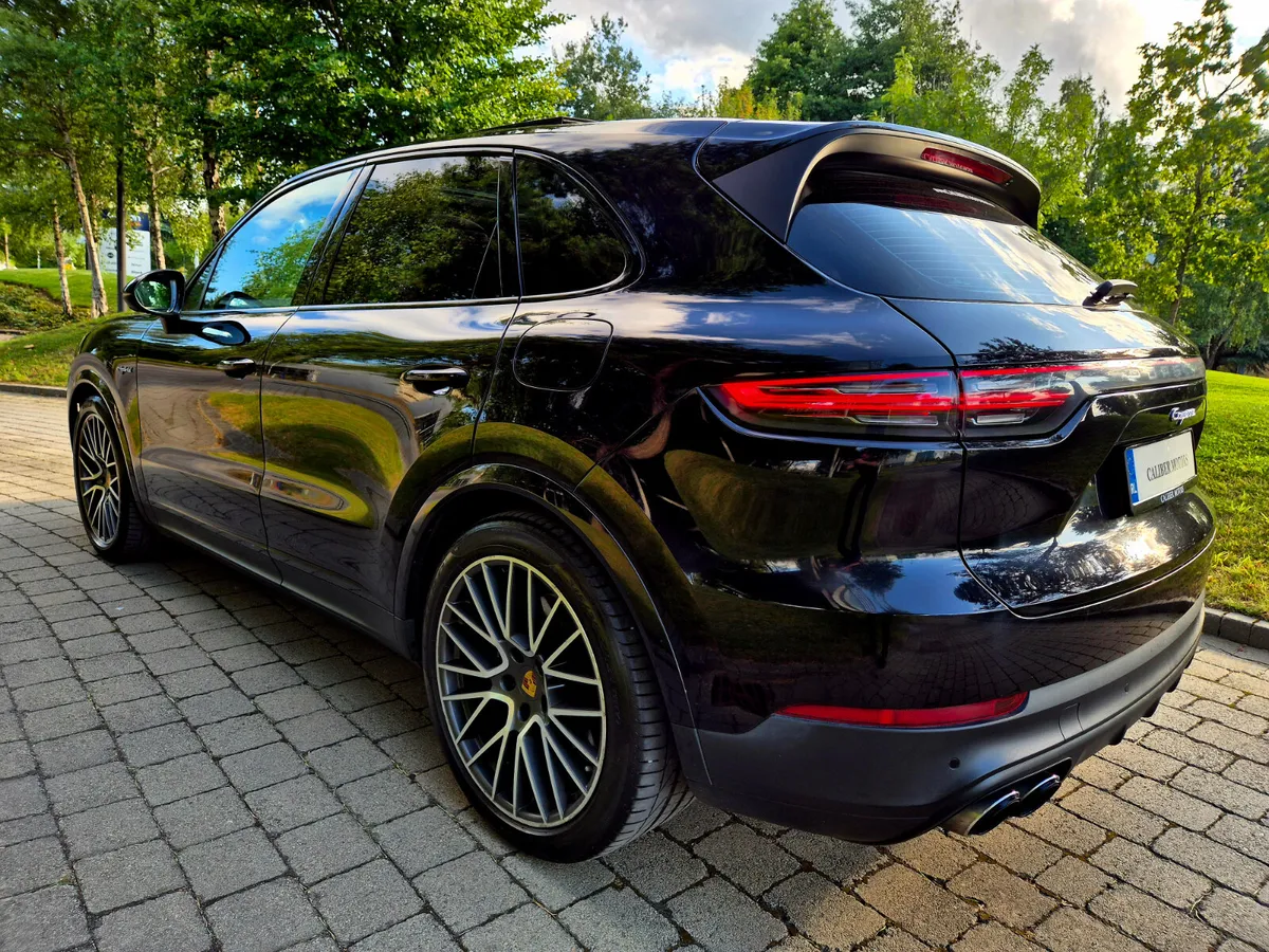 Porsche Cayenne 3.0 V6 E-Hybrid - Image 4