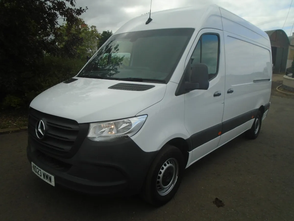 2023 Mercedes-Benz Sprinter 315CDI MWB HR - Image 3