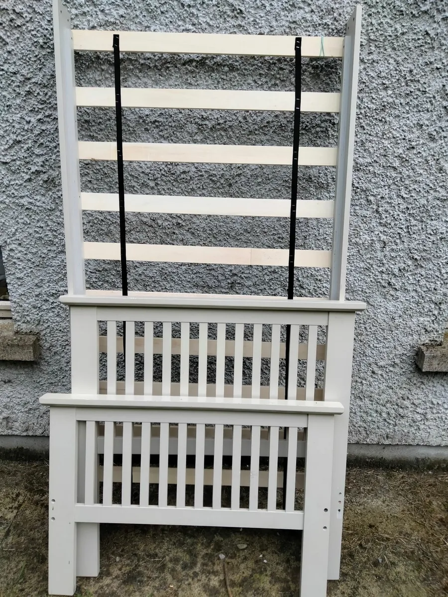 Single bed frame