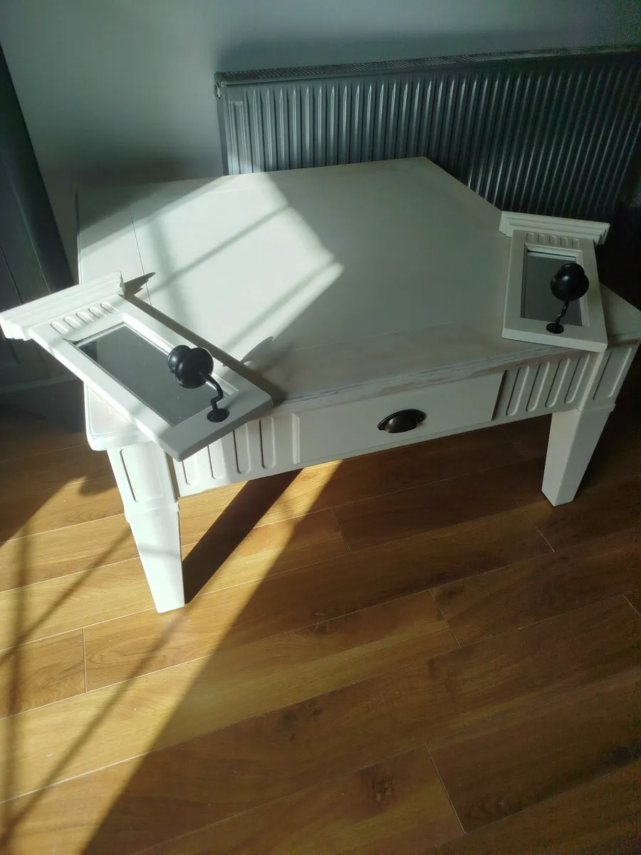 Coffee table - Image 1