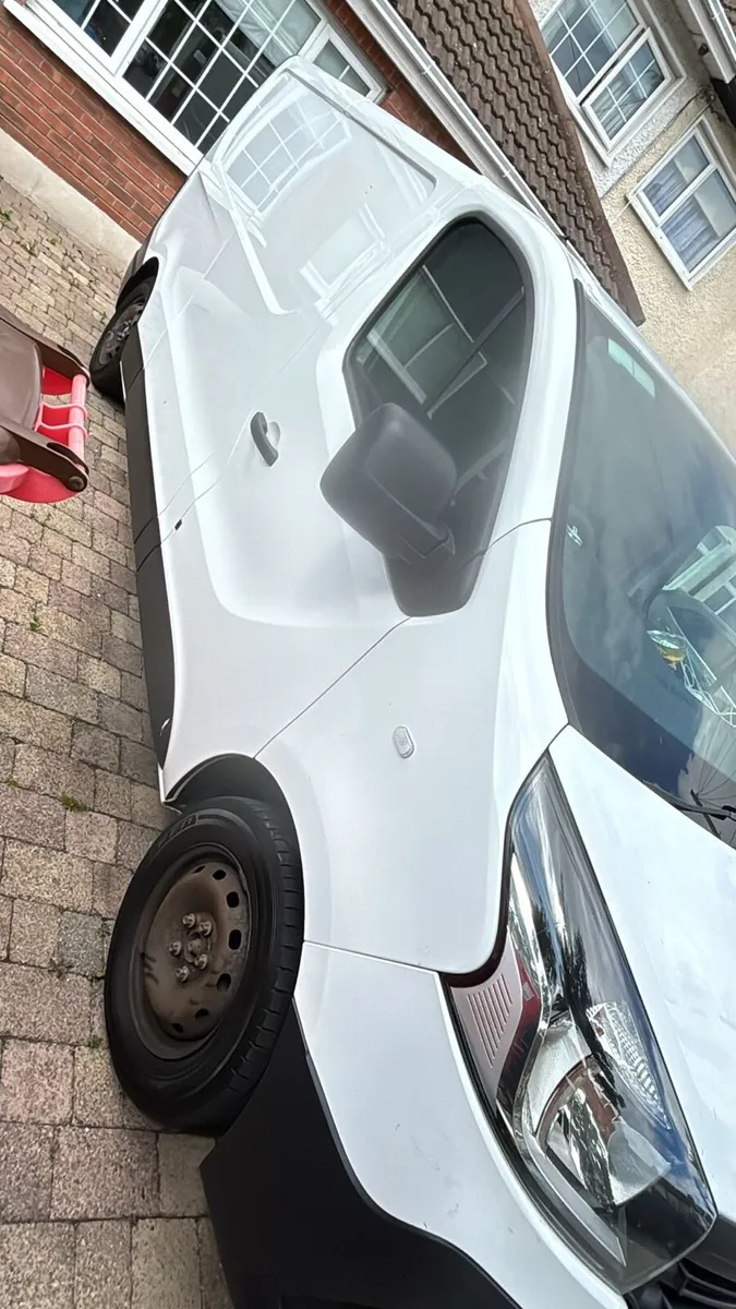 2018 Renault traffic LWB - Image 2