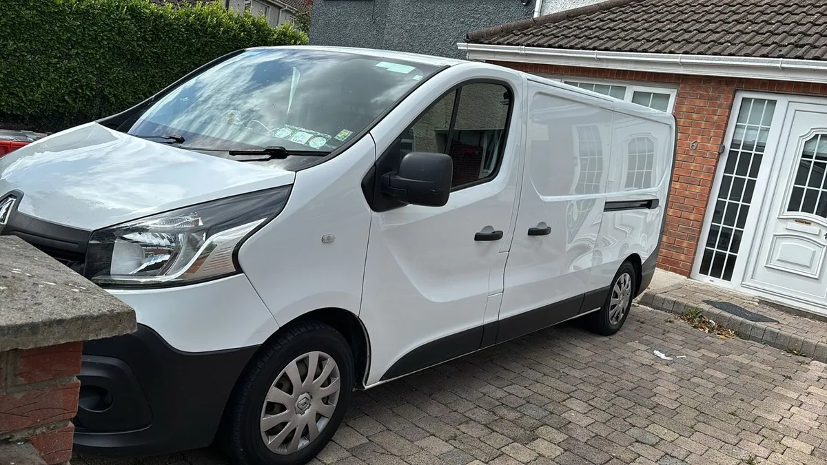 2018 Renault traffic LWB - Image 4