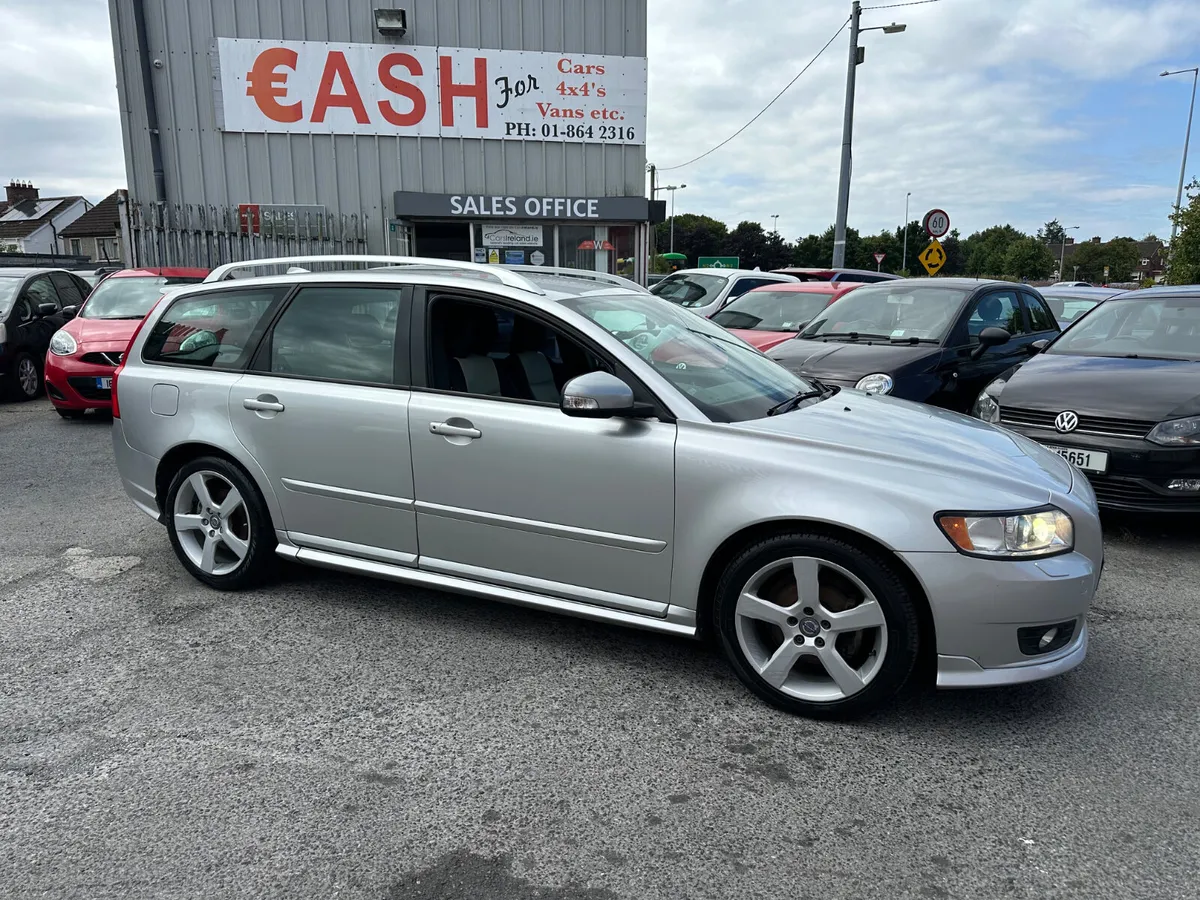 Volvo V50 1.6 Diesel R-Design NCT - Image 2