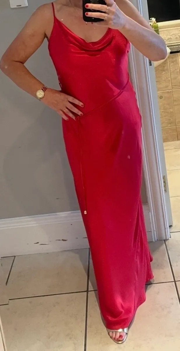 Beautiful red dress - Image 1