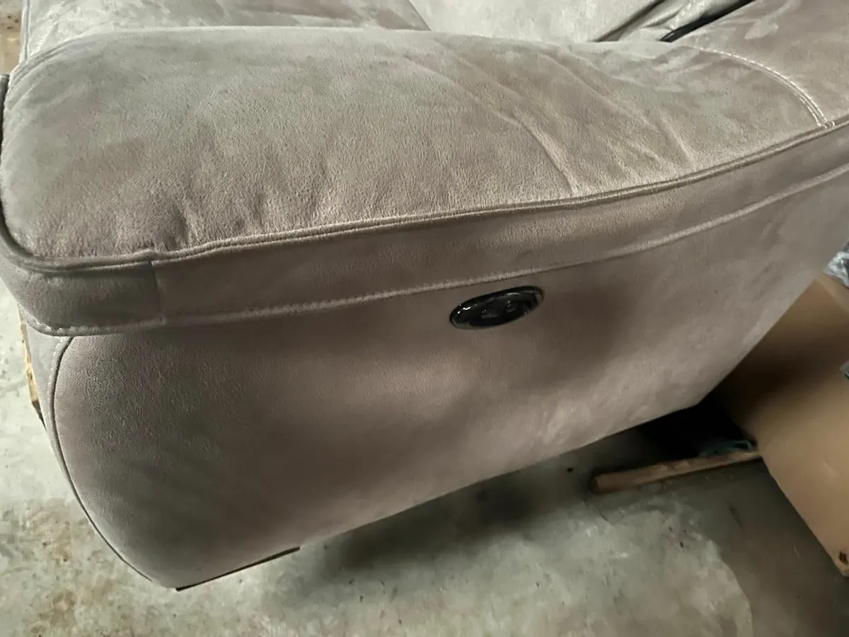 3 seater reclining sofa - Image 3