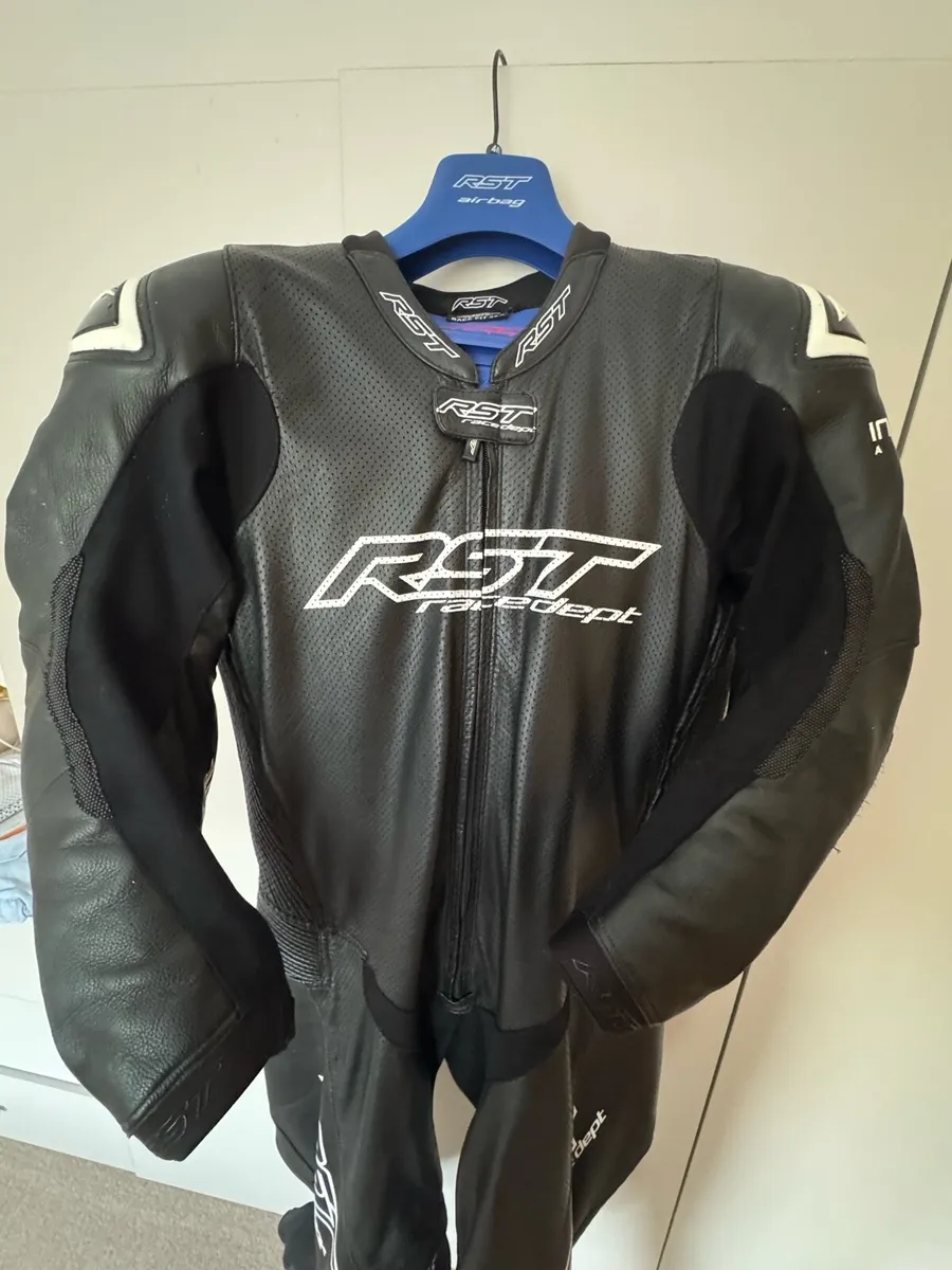 RST V4.1 Airbag Suit - Image 1