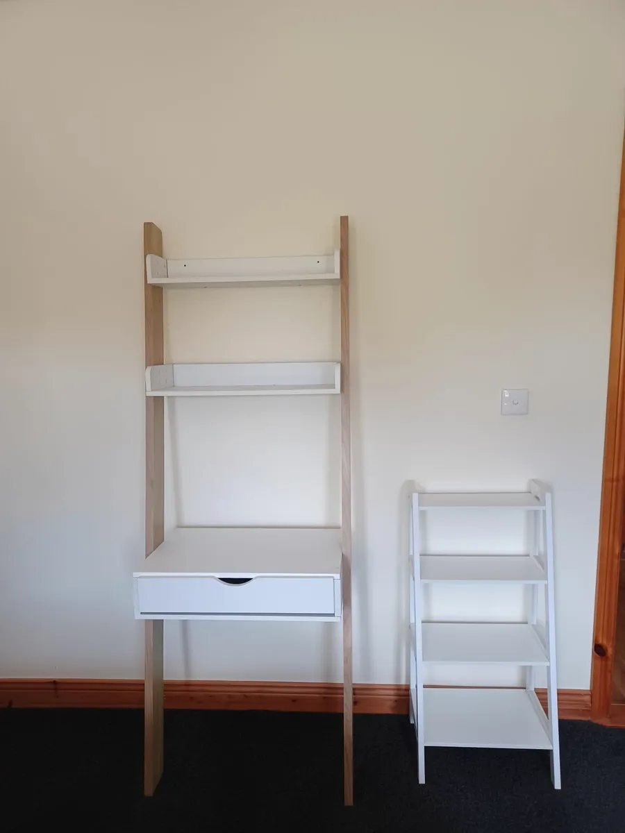 Desk unit and shelf - Image 1