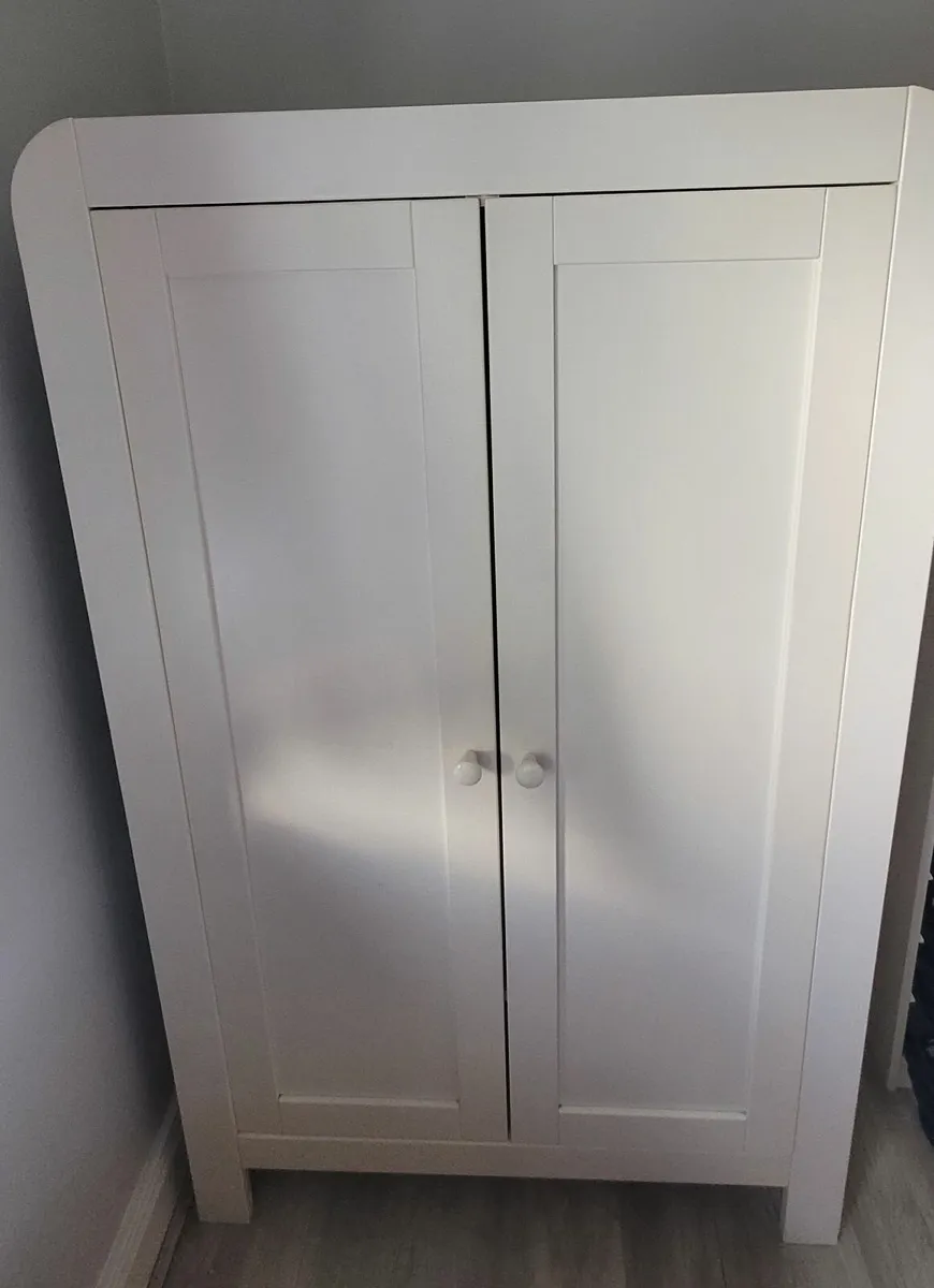 Mamas and Papas dresser and wardrobe - Image 3