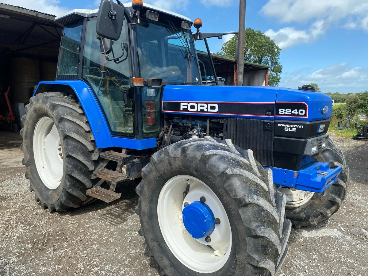 Ford 8240 - Image 1