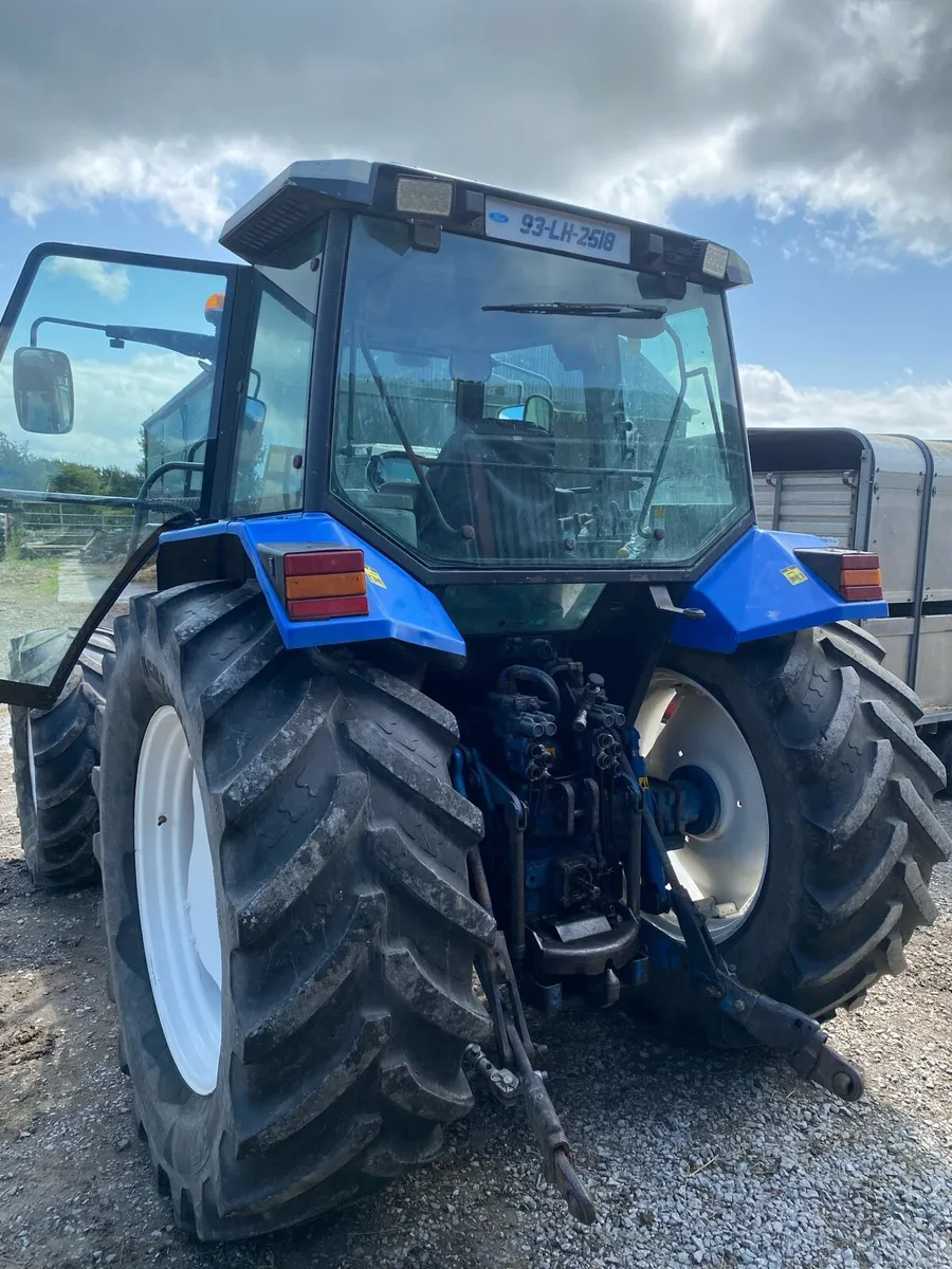 Ford 8240 - Image 3