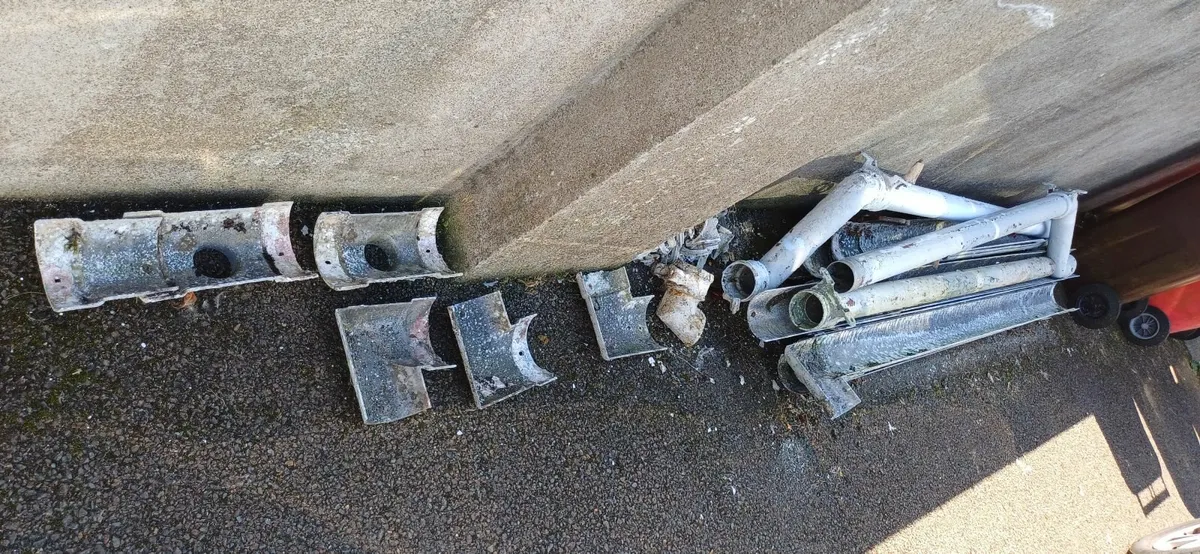 Gutters - Image 1