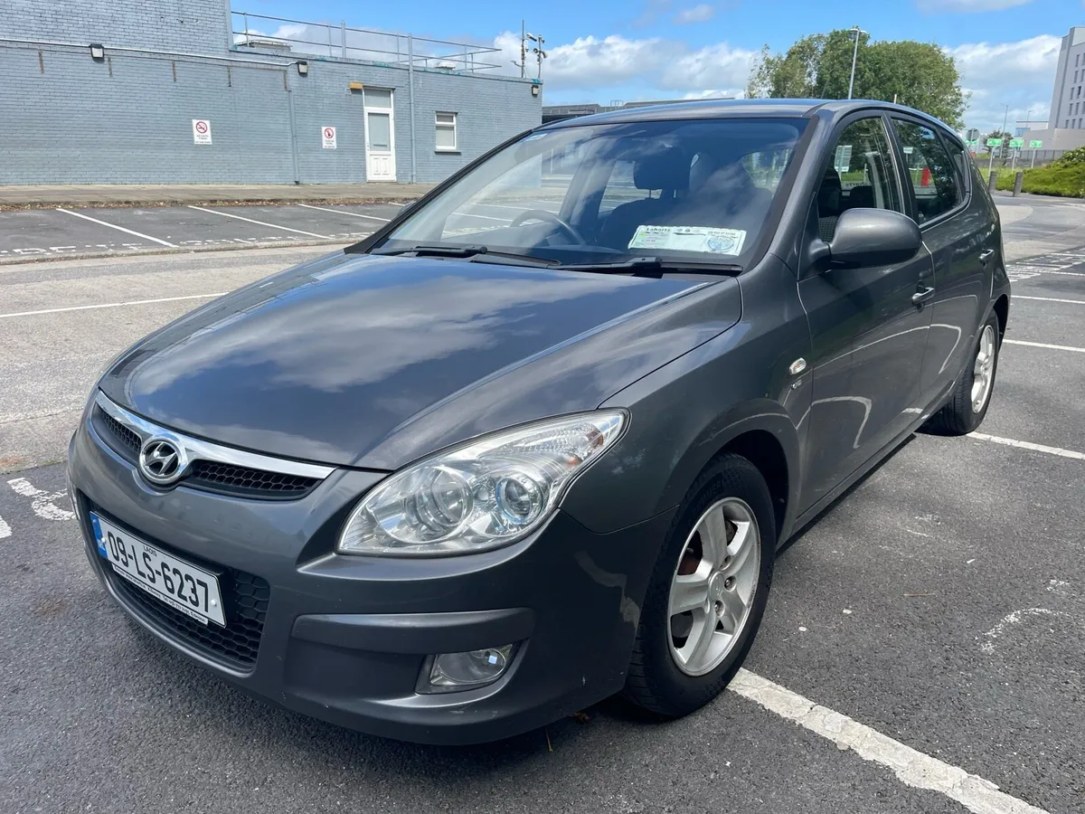 Hyundai i30 low kms Ncted & taxed 26 - Image 2