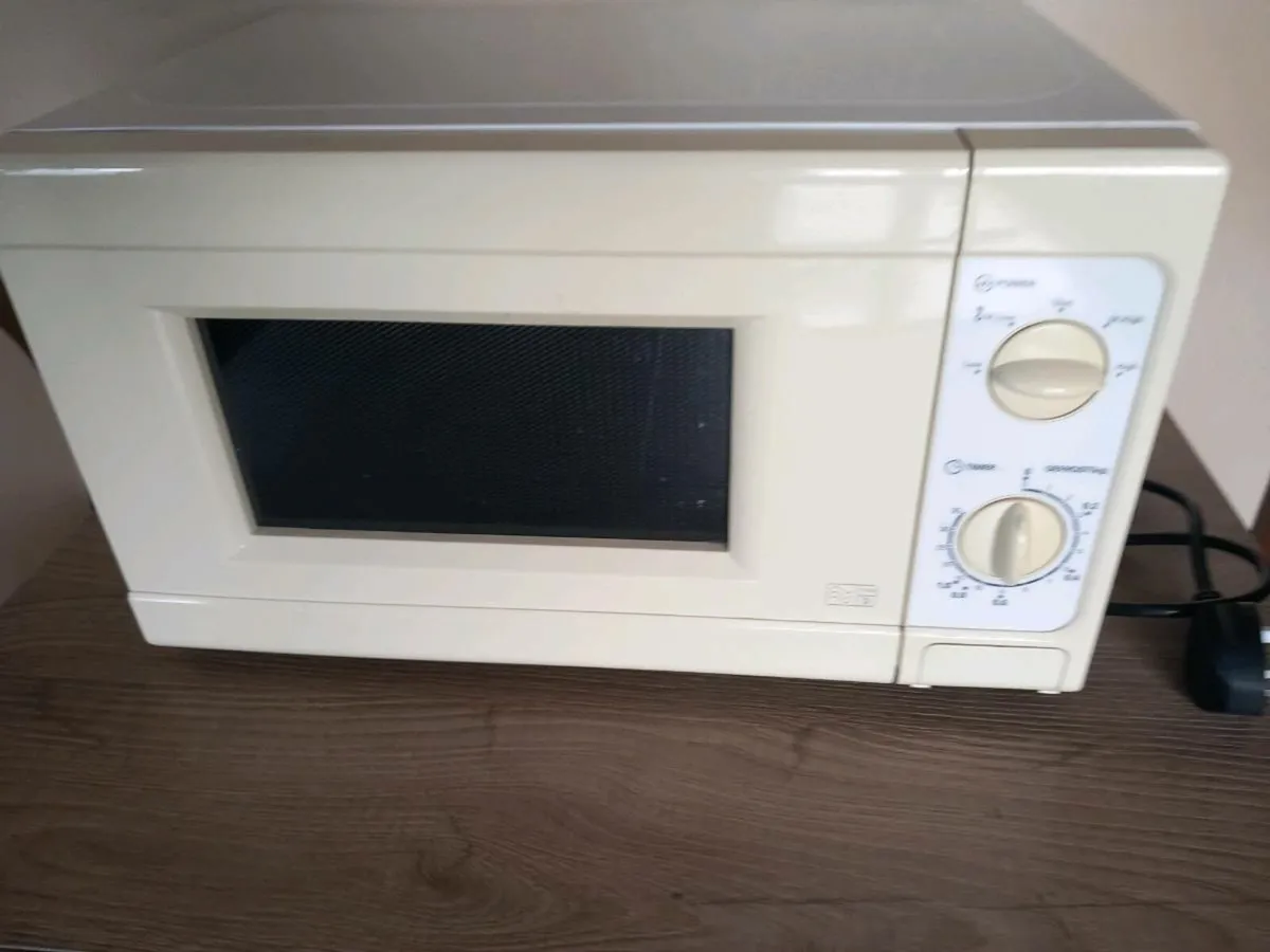 Microwave - Image 2